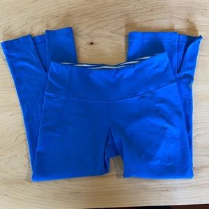 Lululemon Flare Capris- Size 6 Ruched Back